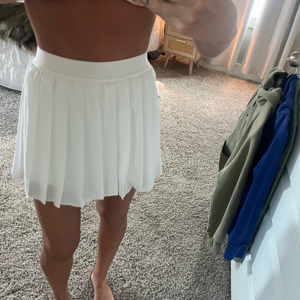 NEW WITH TAGS- Under Armour tennis skirt white pleated